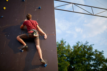 这些新闻引 这些新闻引