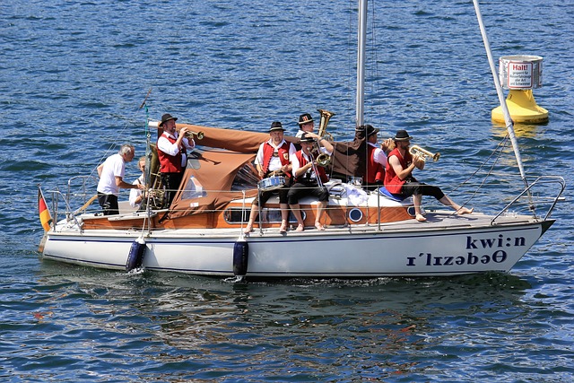 更是城市与 更是城市与